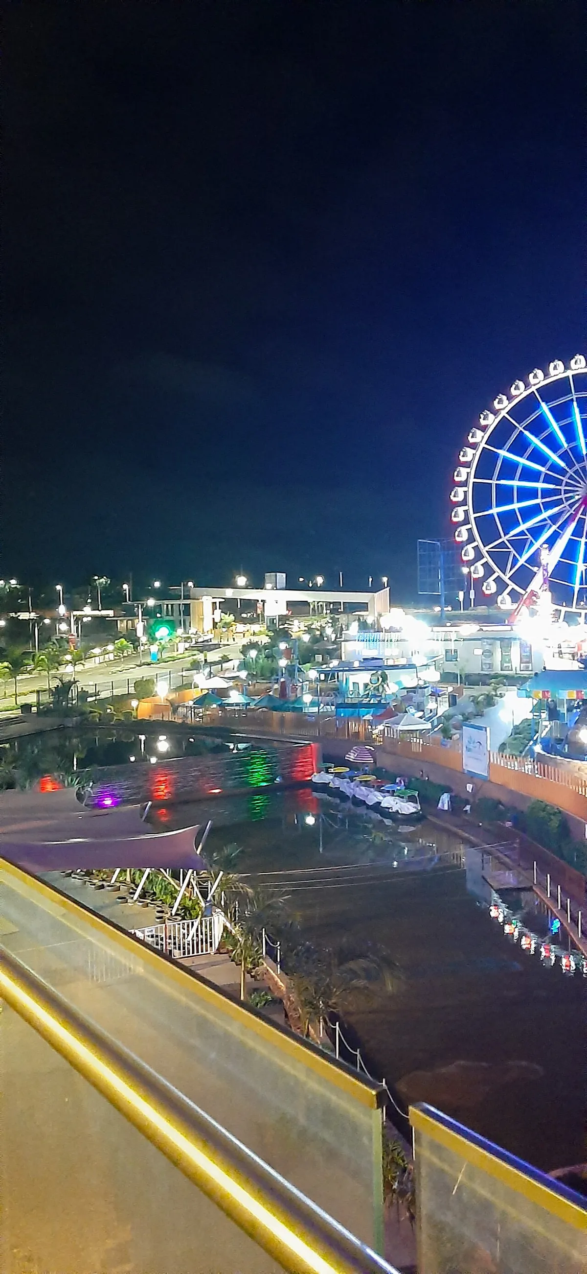 The Eye of Kenya ferris wheel at Two Rivers, Ruaka