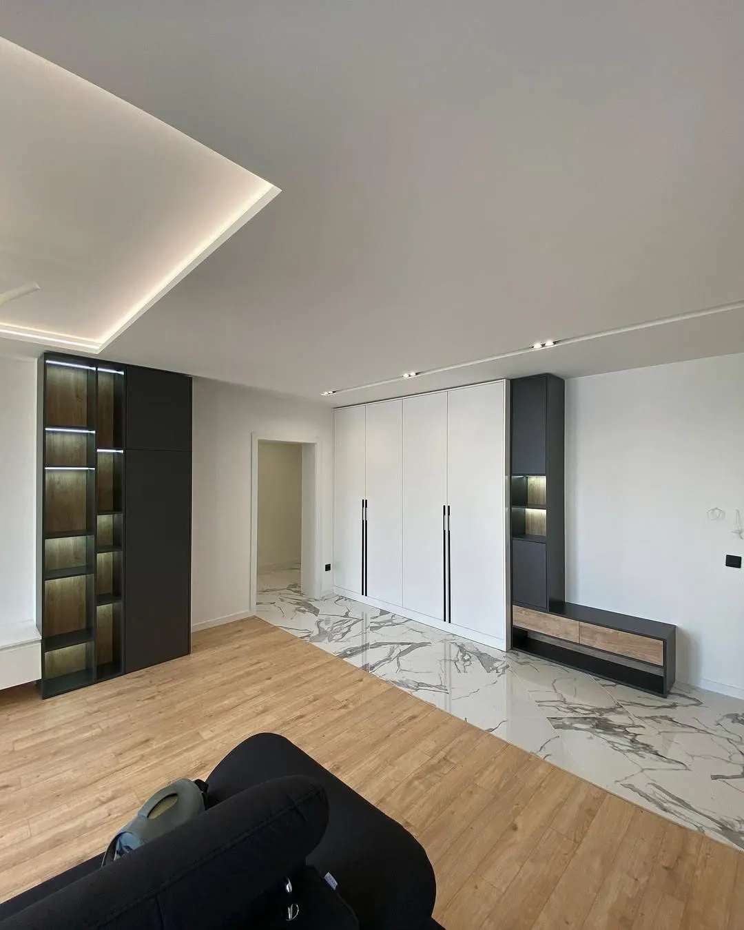 After: living room with coffered LED ceiling and oak floor, Runda